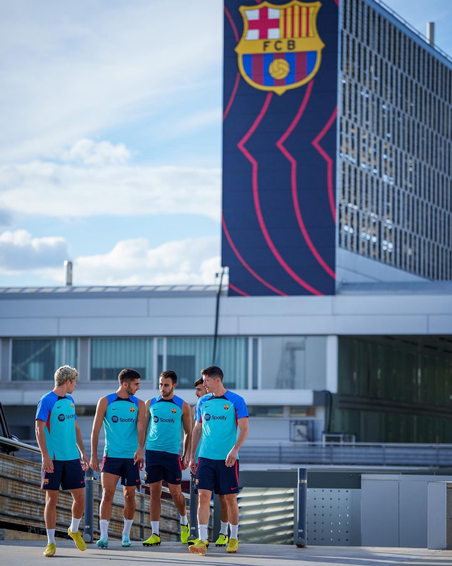image  1 FC Barcelona - Back in the office