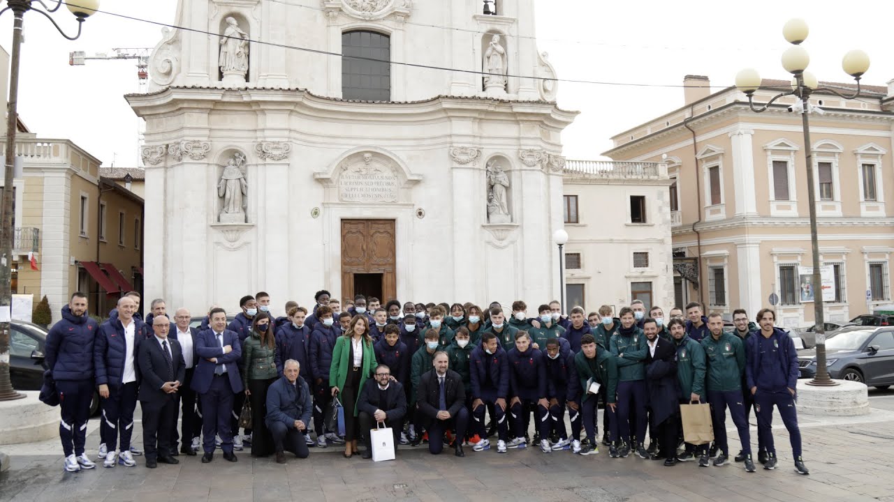 image 0 Italia E Francia U18 Insieme Alla Chiesa Di Santa Maria Del Suffragio A L’aquila